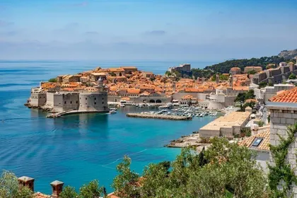 Blick auf Dubrovniks Altstadt und die Adria – Ziel der Etappenfahrt