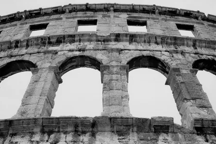 WM 2026 in Pula schauen: Fußball im Schatten der Arena