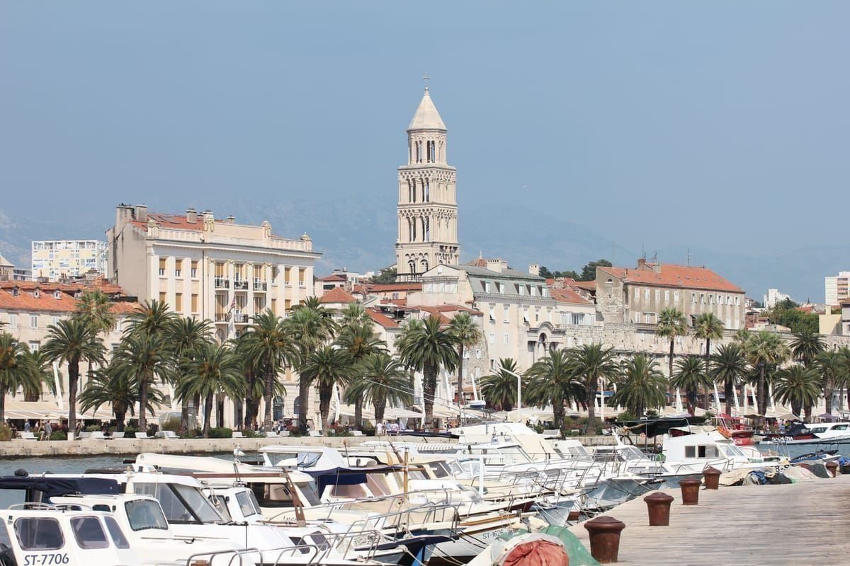 Blick über die Riva und die Altstadt von Split als zentrale Teambuilding-Basis