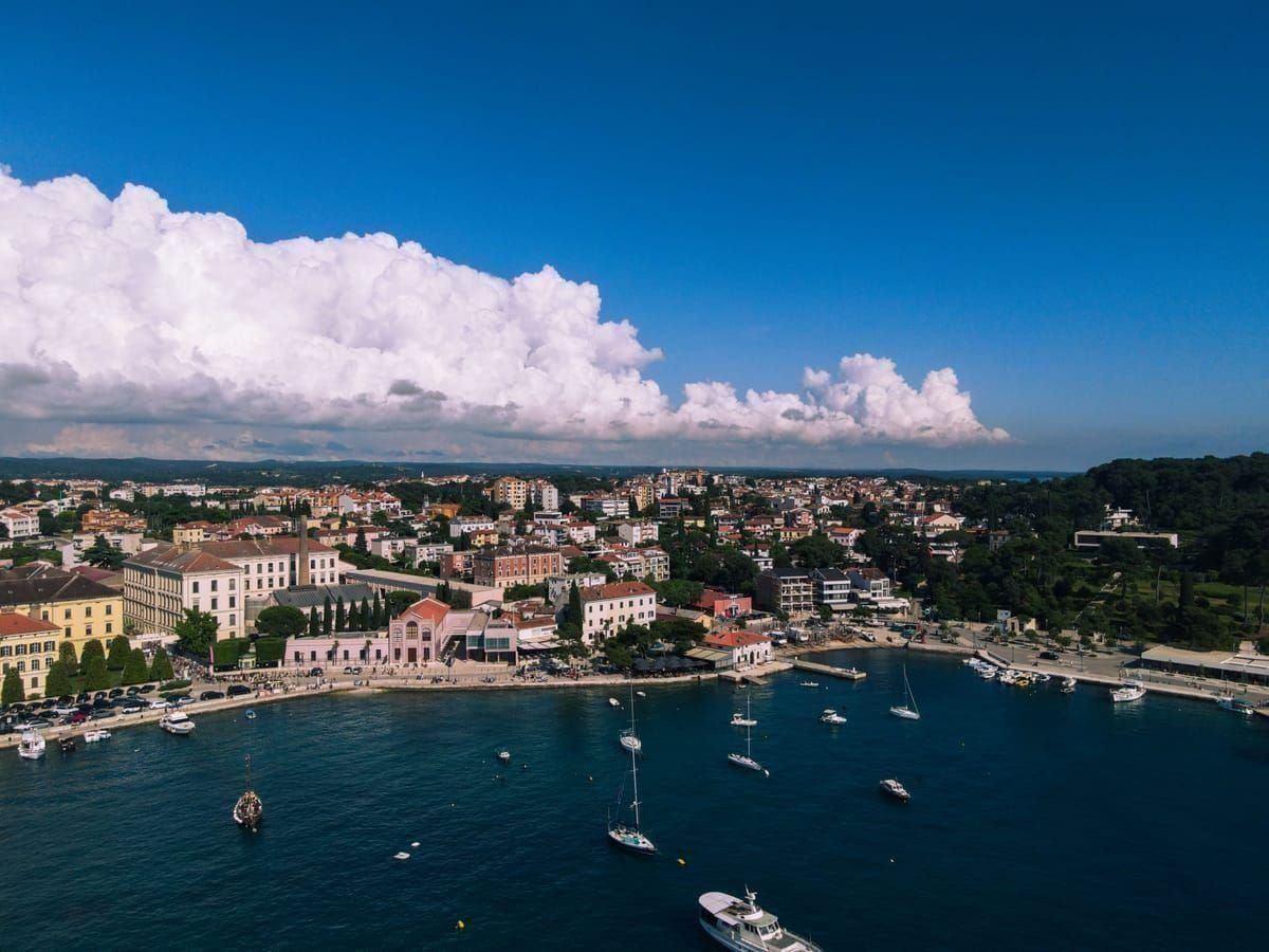 Blick vom Aussichtspunkt Kamenjak über den Vransko jezero bis zu den Kornati-Inseln
