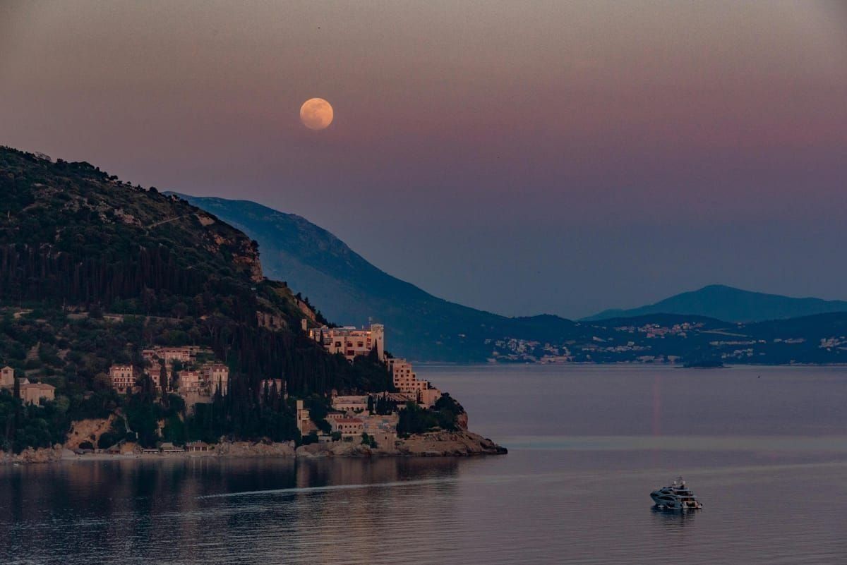 Klares Wasser der kroatischen Adria