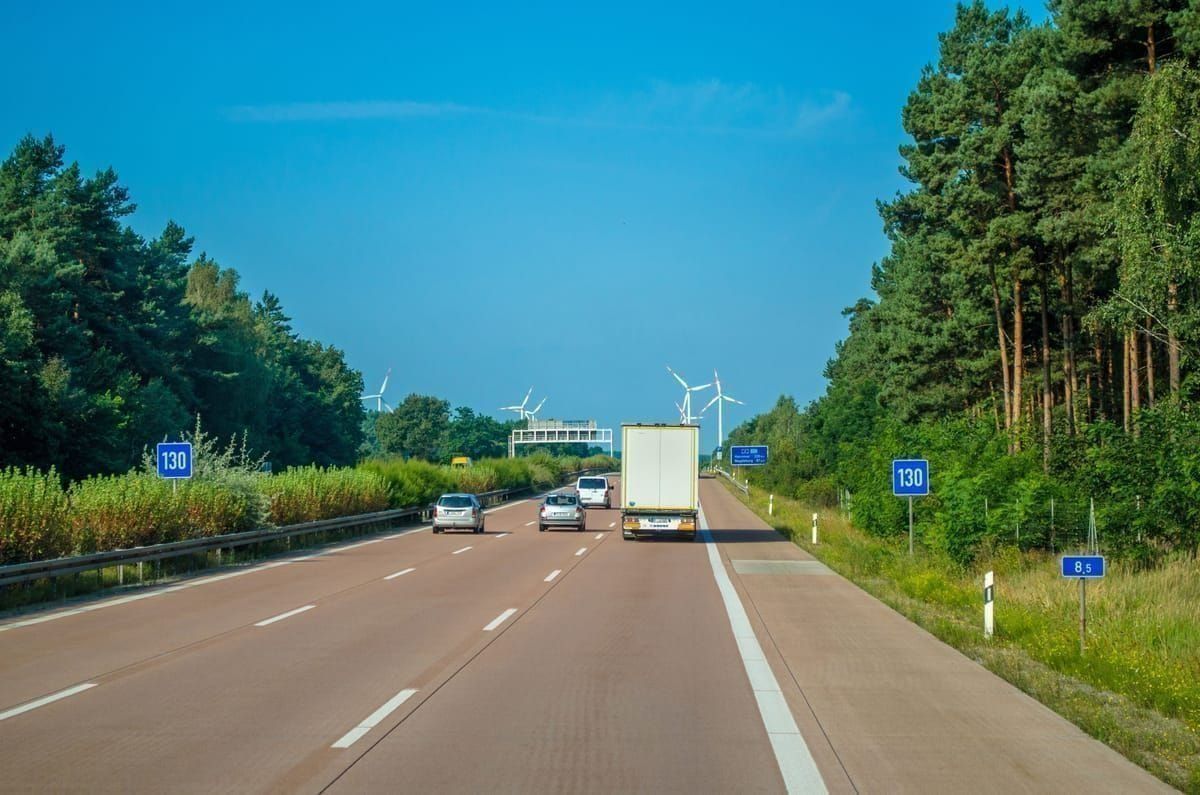 Autobahn entlang der kroatischen Küste bei der Anreise