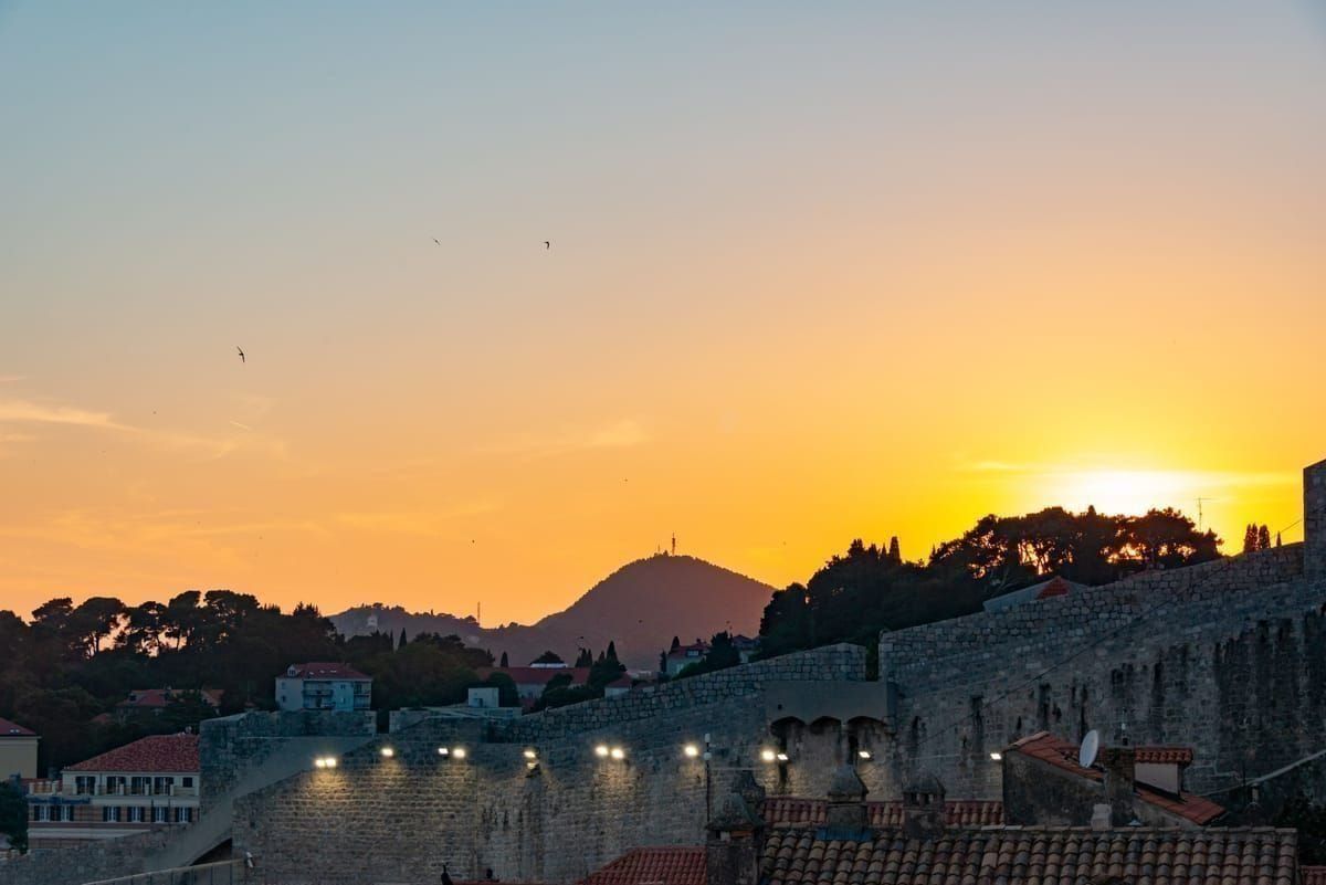 Sonnenuntergang über der Adria von der Magistrale aus gesehen