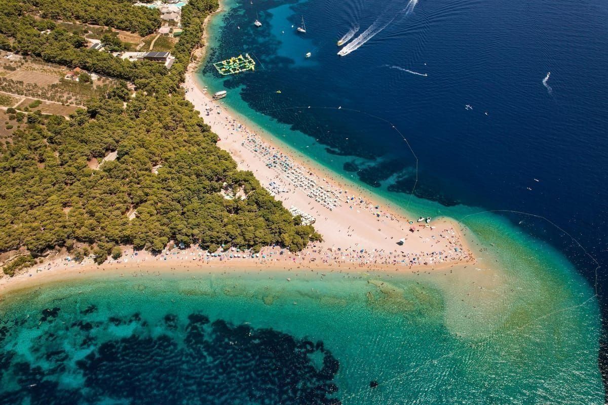 Zlatni Rat Strand aus der Luft